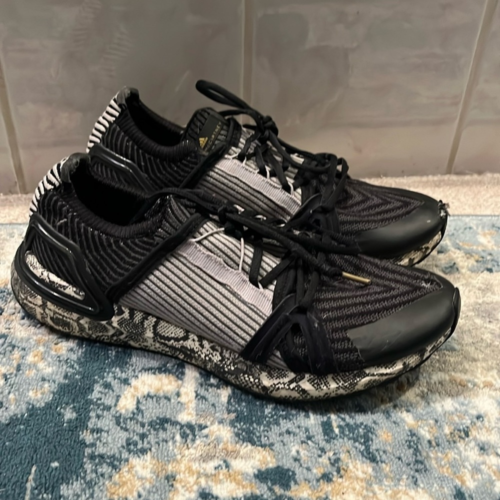 Stella McCartney ultra boost 20 10 adidas snake skin yeezy black white nmd